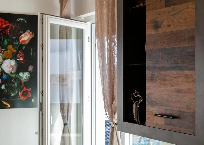 Sunny Island 特罗吉尔