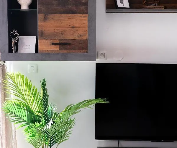 Sunny Island 特罗吉尔