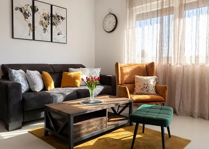 Sunny Island * 特罗吉尔